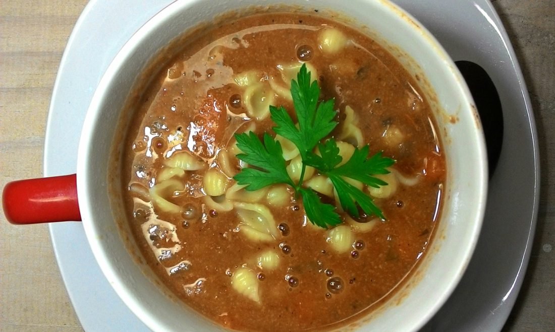 Sopa de feijão com macarrão: 8 a 24 meses