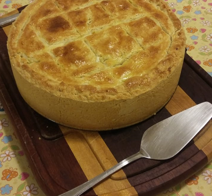 Torta de frango e banana da terra